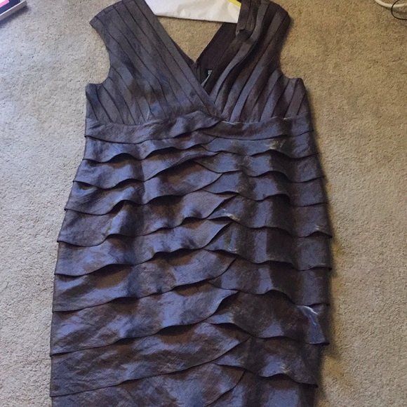 Adriana Papell evening metallic plus size dress - Picture 5 of 6